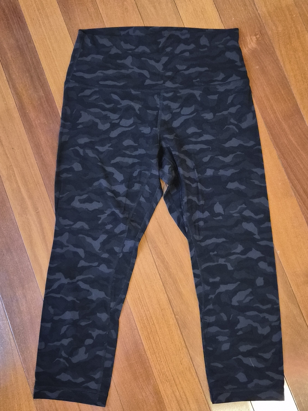 lululemon athletica Align High-rise Charcoal Camo Leggings Size 8 Pre-owned
